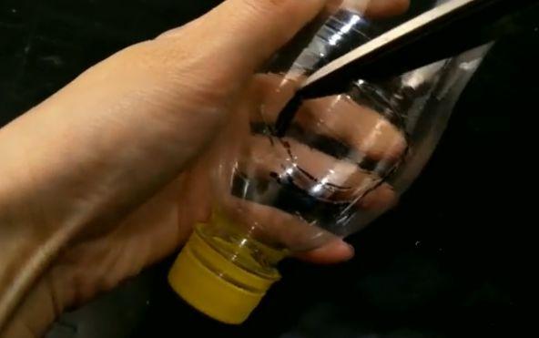 飲料瓶大用途,和洗衣機(jī)排水管碰到一起,解決大問(wèn)題
